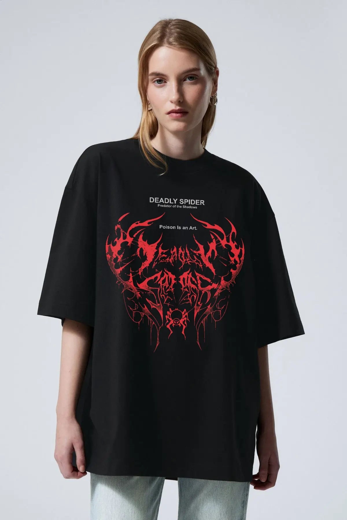 Deadly Spider Predator of the Shadows Female Oversized T-Shirt